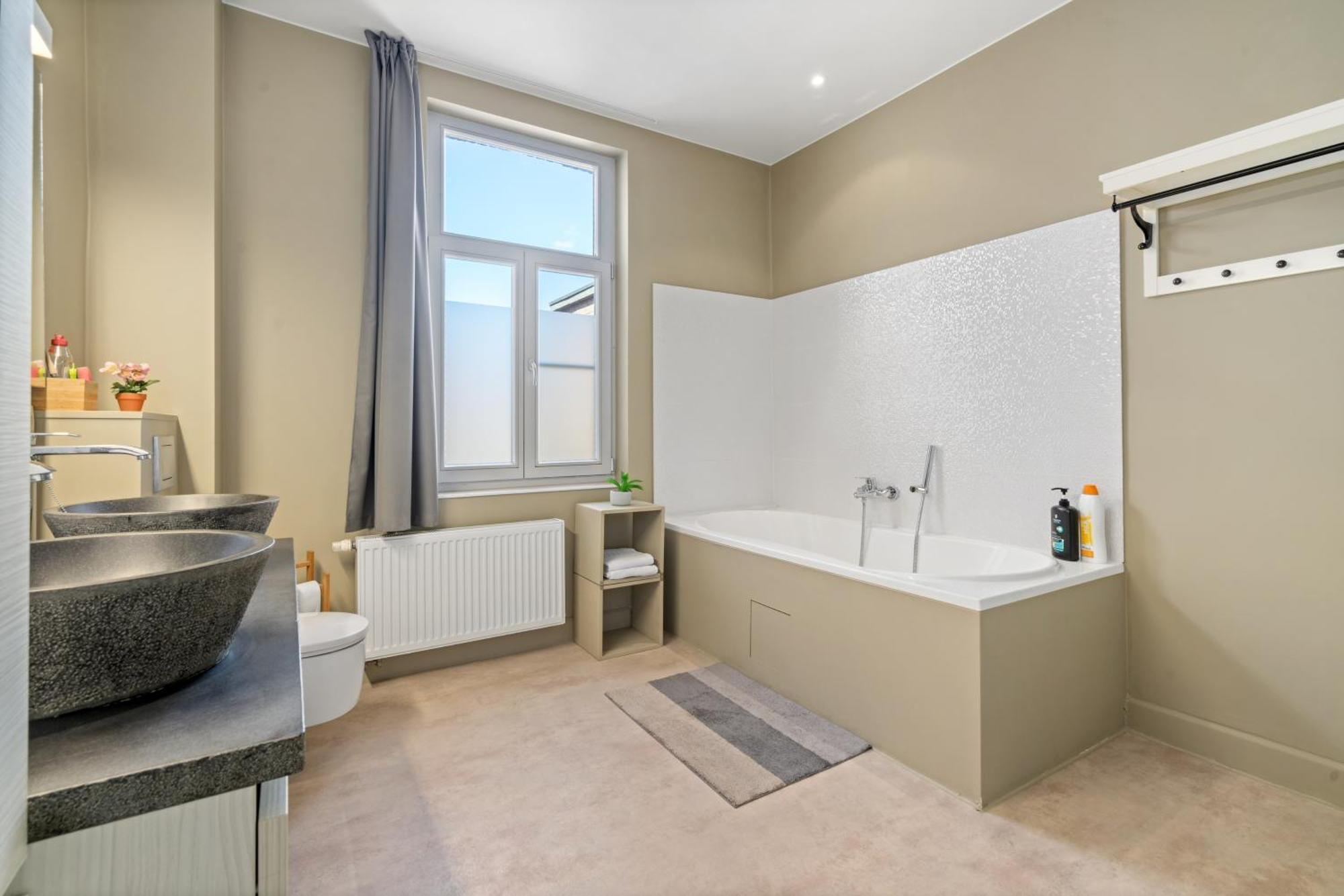 Spacious Guest Suites Near Historic Market - 5 Min Walk Брюгге Екстер'єр фото